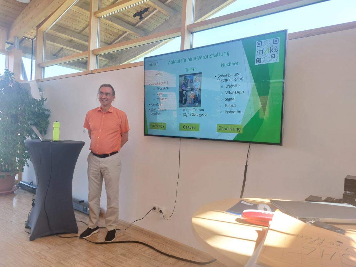 Jürgen Rudolf stellt den Aphasie Landesverband Bayern vor