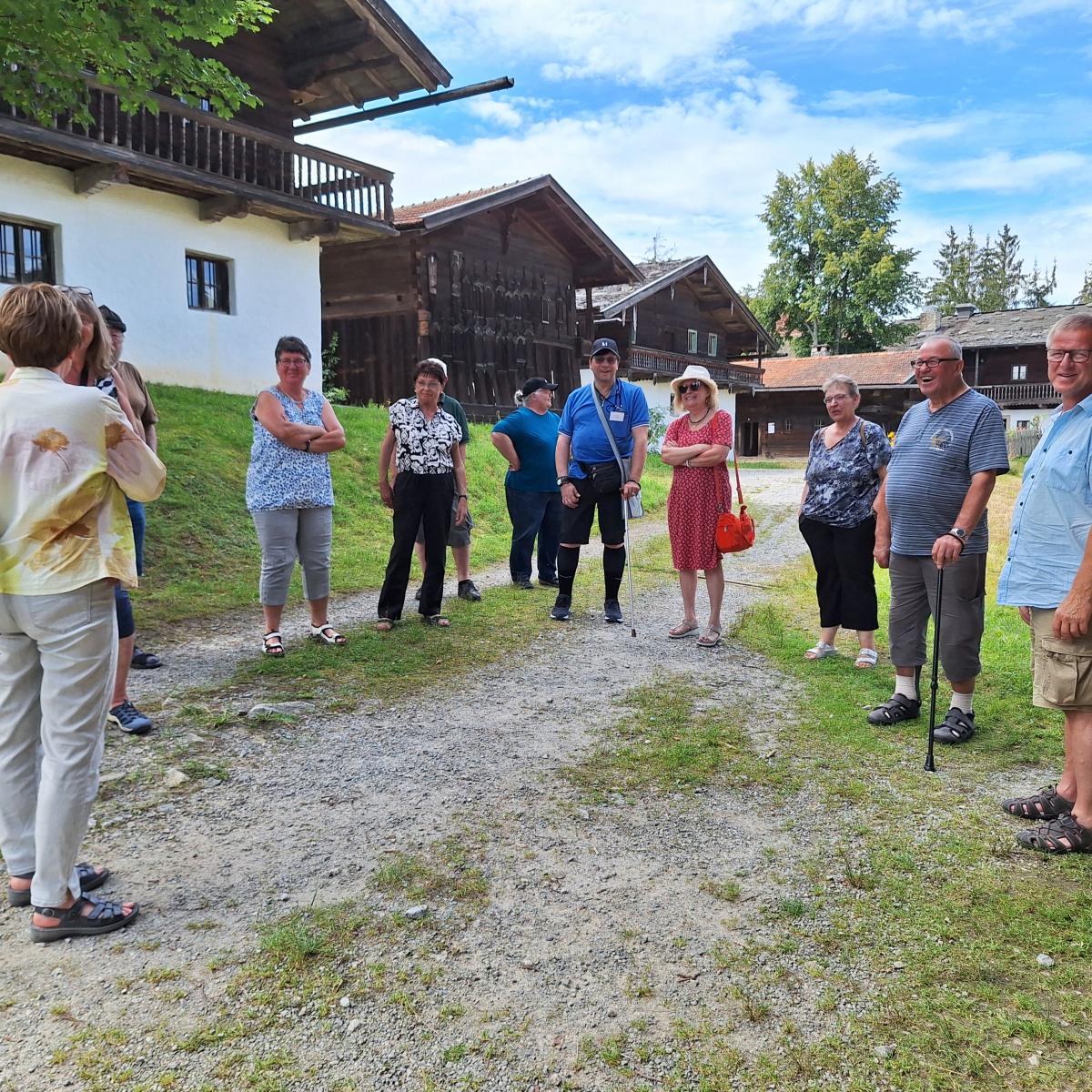 Teilnehmende während des Ausflugs in Bodenmais