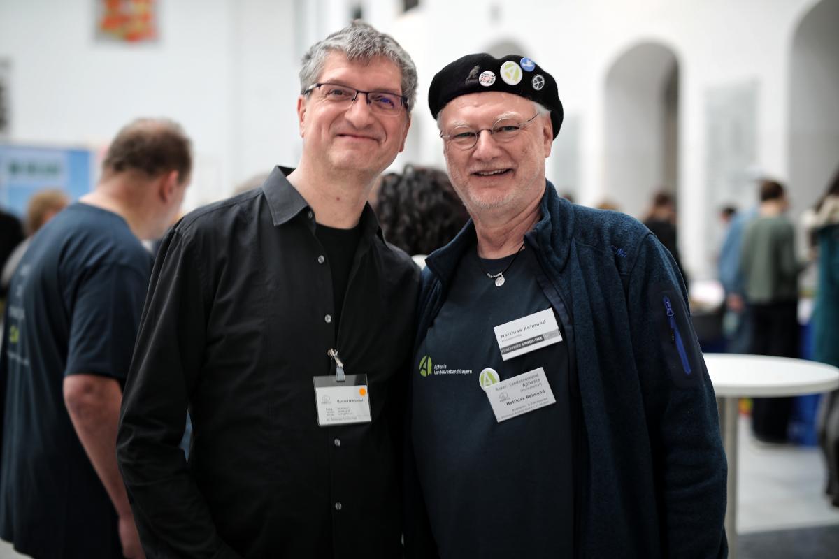 bei den Würzburger Aphasie-Tagen treffen sich Mitglieder und Betroffene wieder